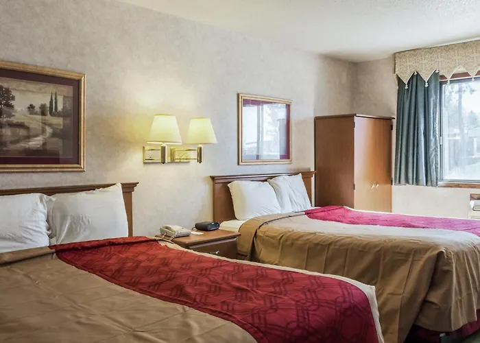 Econo Lodge North