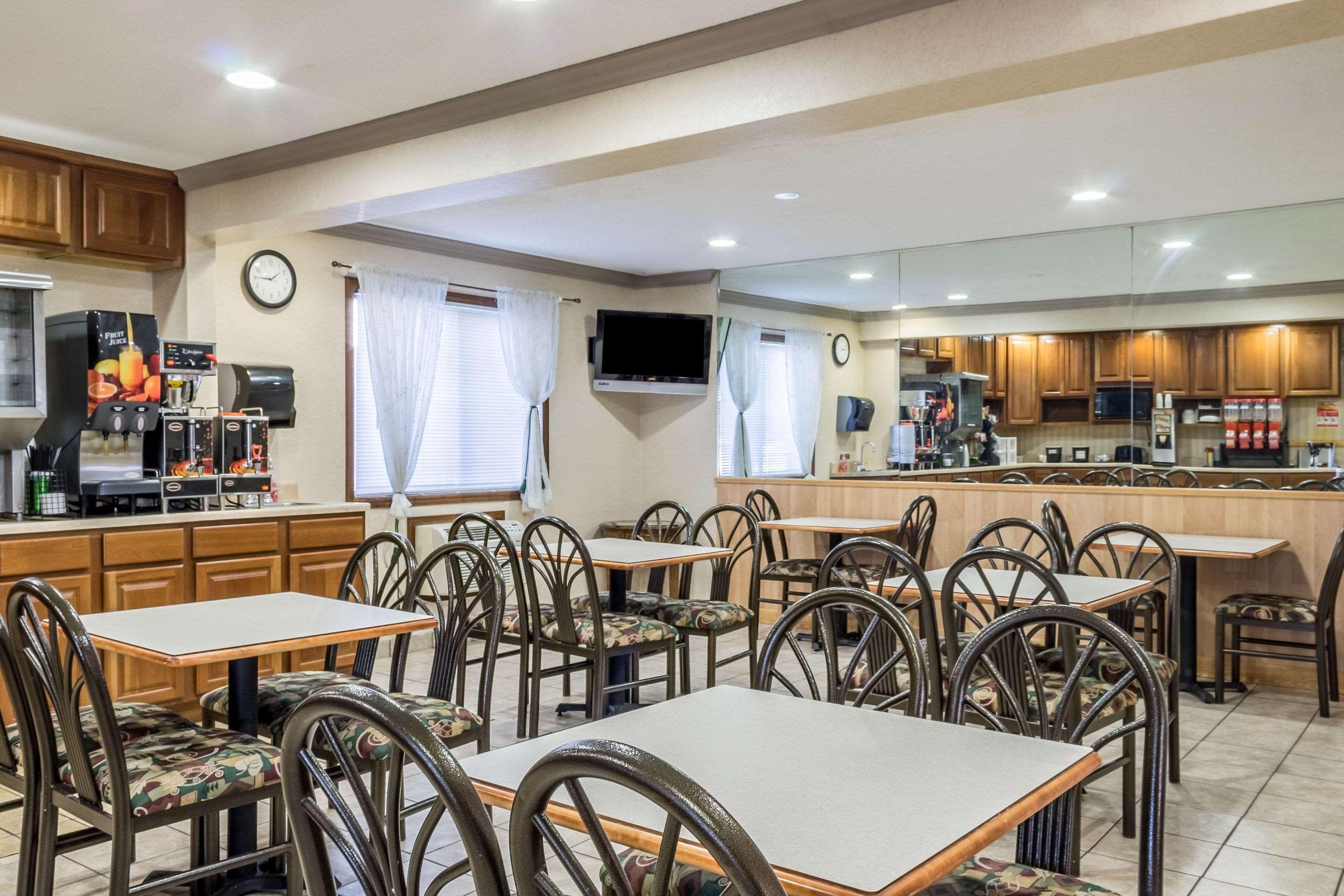 Lodge Econo North