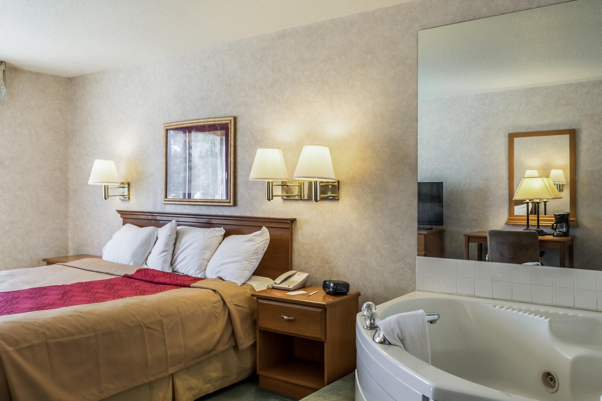 Econo North Lodge *