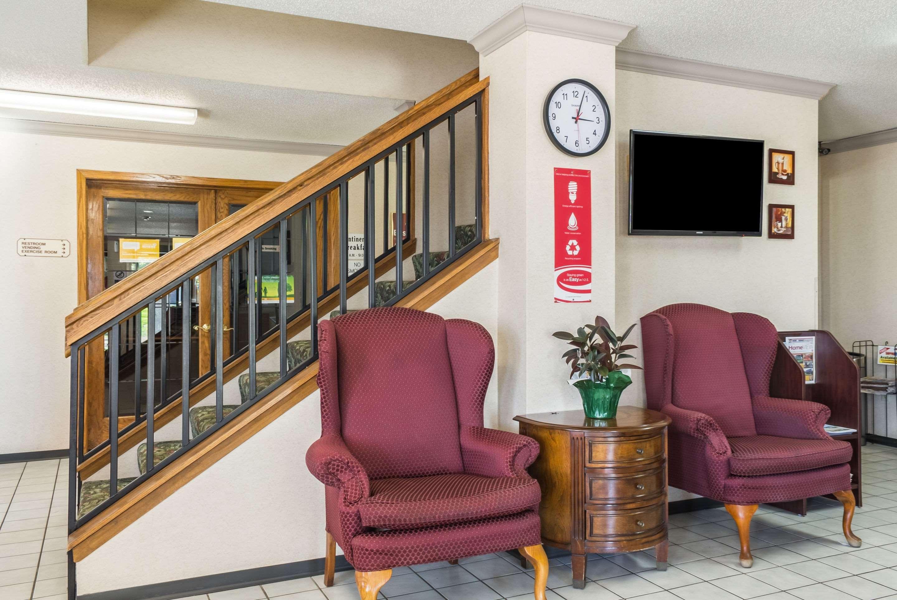 Lodge Econo North *