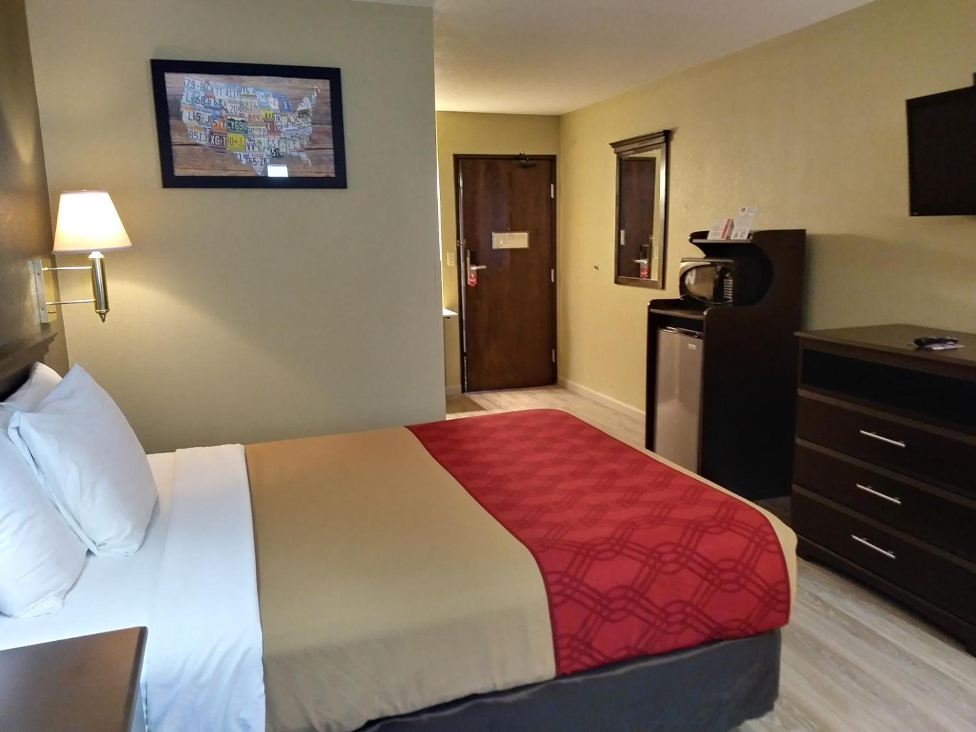 Lodge Econo North *