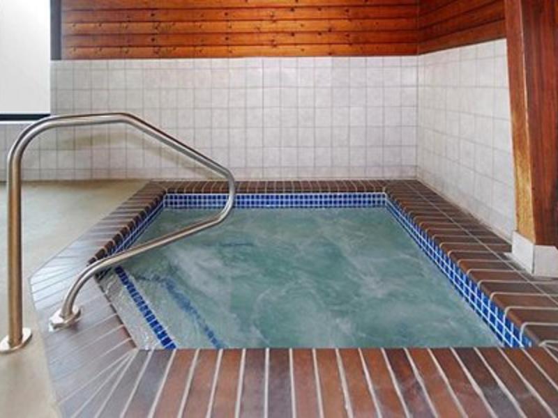 Lodge Econo North